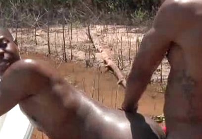 Cassanova 26g and Jermany - ebony studs fucking outdoors